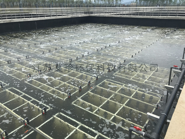 沉水風(fēng)機(jī)在污水處理廠(chǎng)的MBR膜曝氣現(xiàn)場(chǎng)照片圖